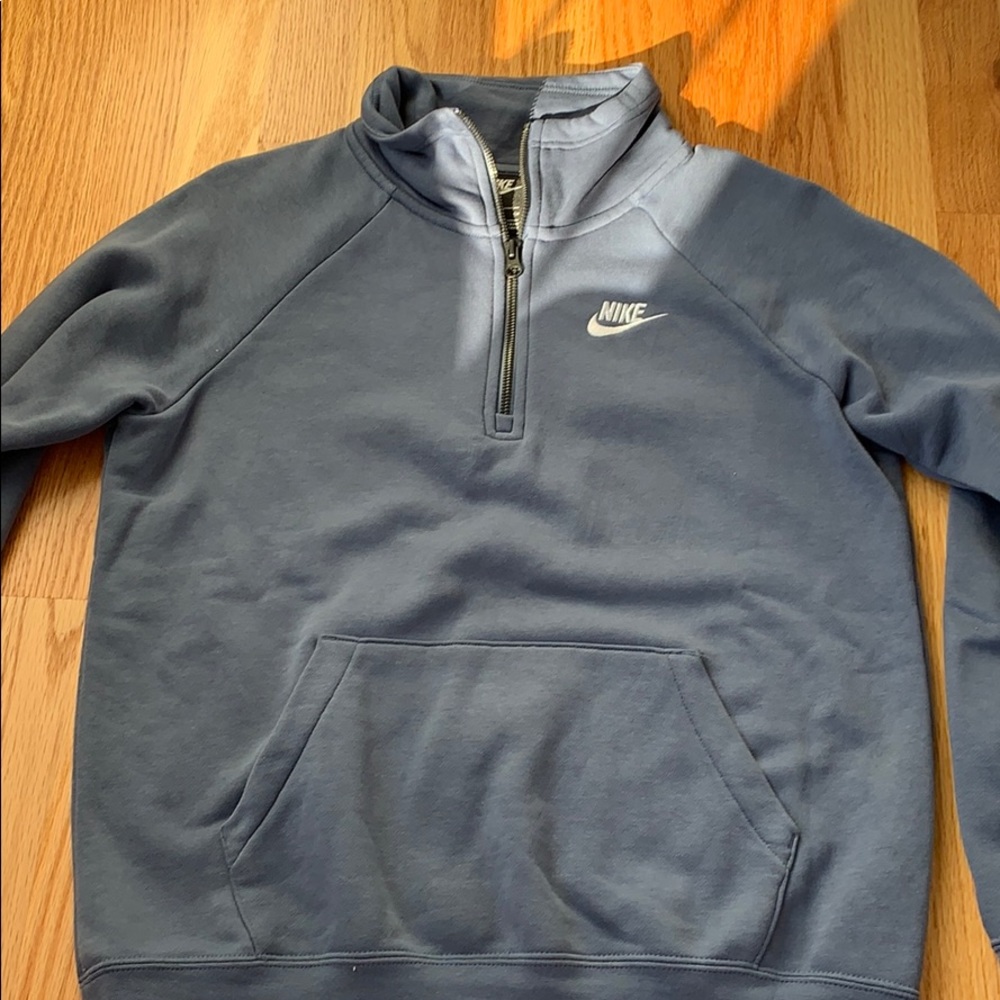 nike sweatshirt